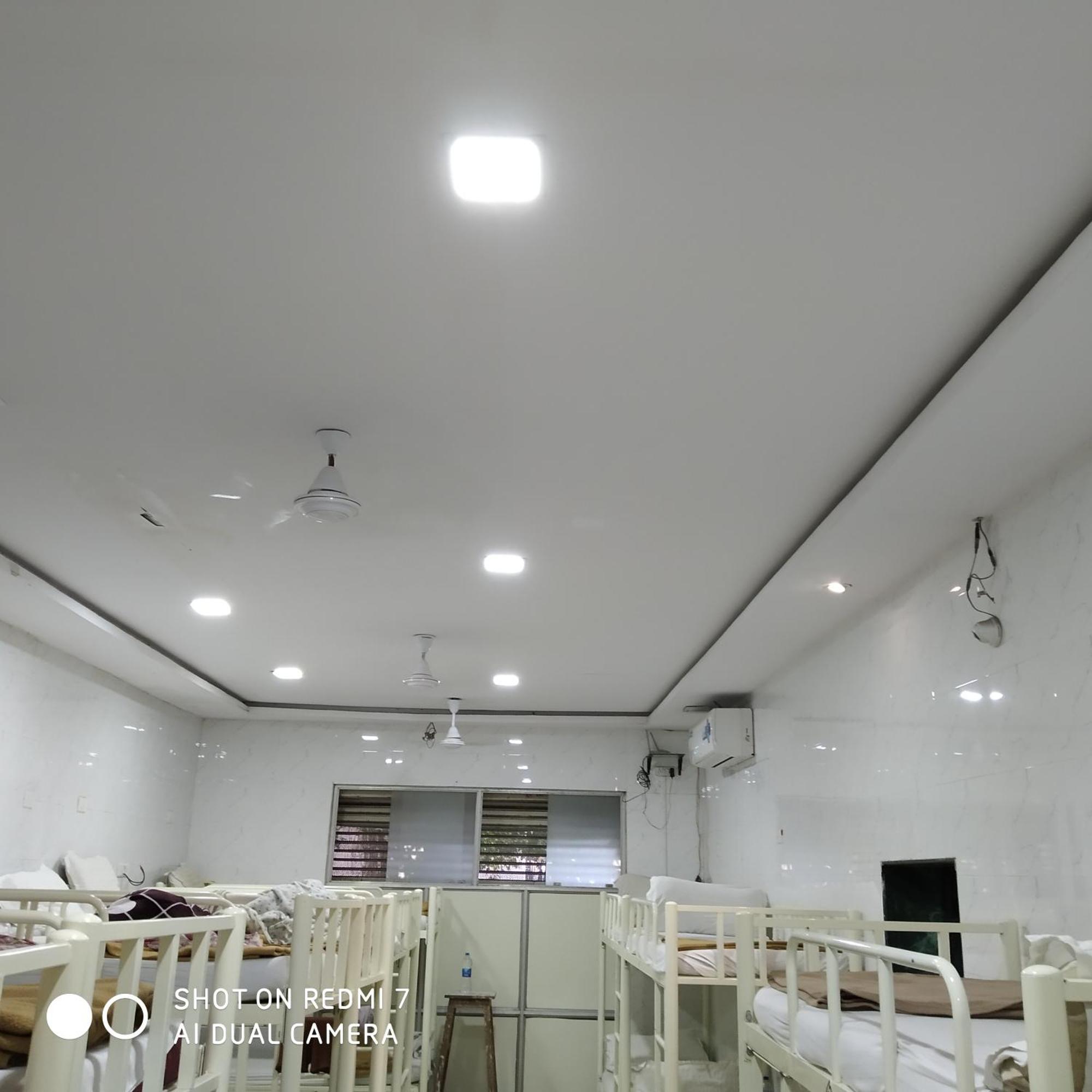 Star Dormitory - Mumbai