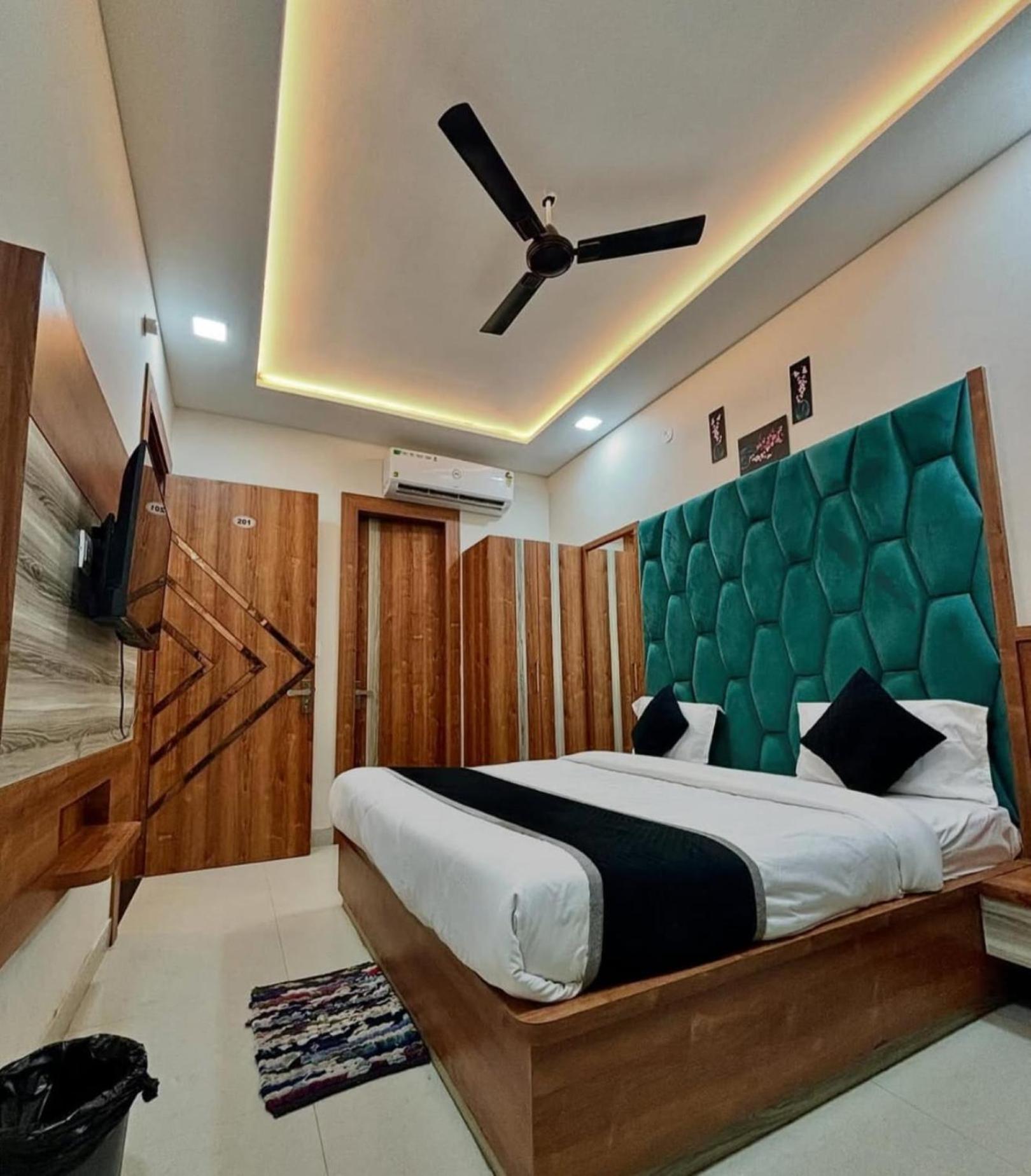 Hotel Blue Terminal - Mumbai