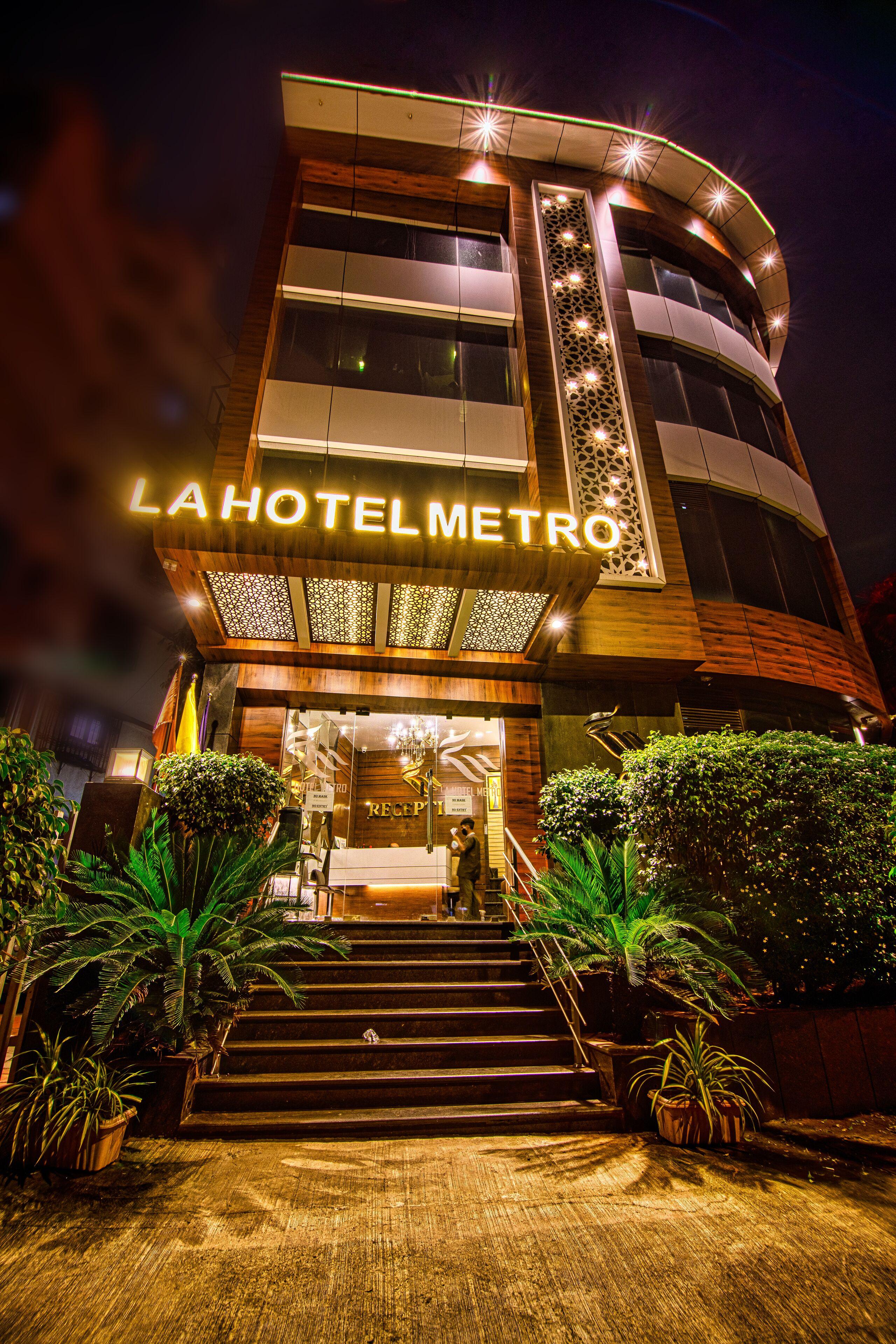 La Hotel Metro Near Bkc